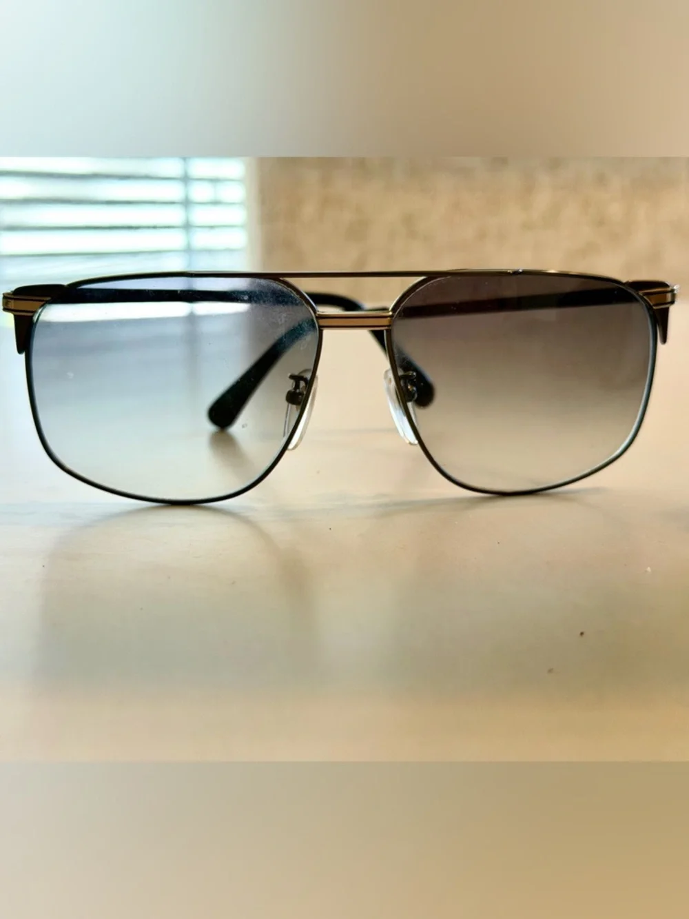 Authentic GUCCI Black/ silver Aviators
